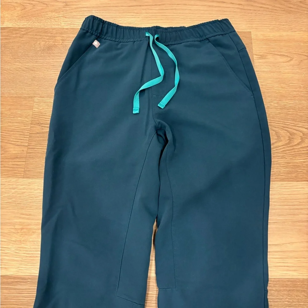 FIGS Tansen Jogger Scrub‎ Pants